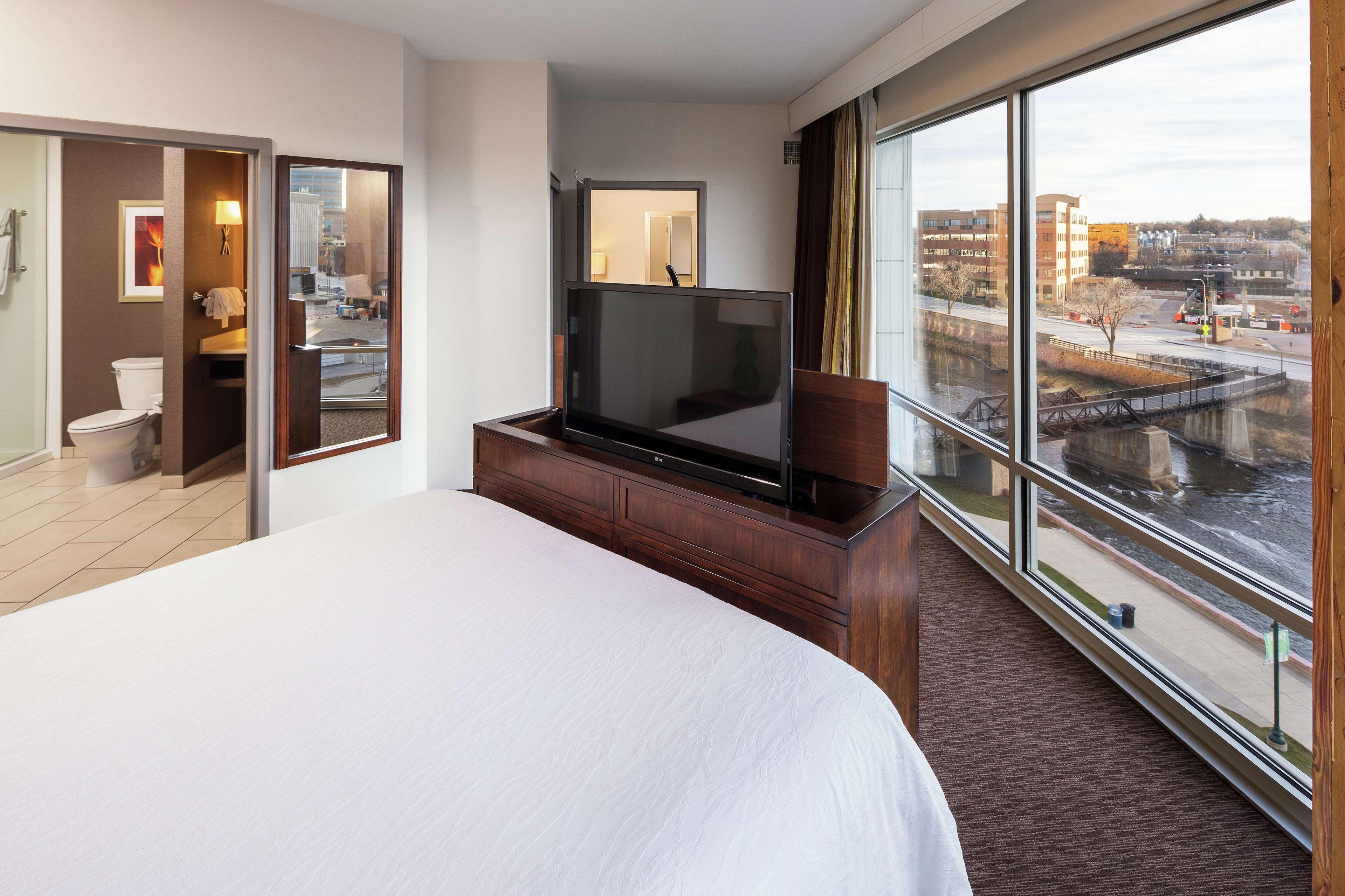 Hilton Garden Inn Sioux Falls Downtown מראה חיצוני תמונה