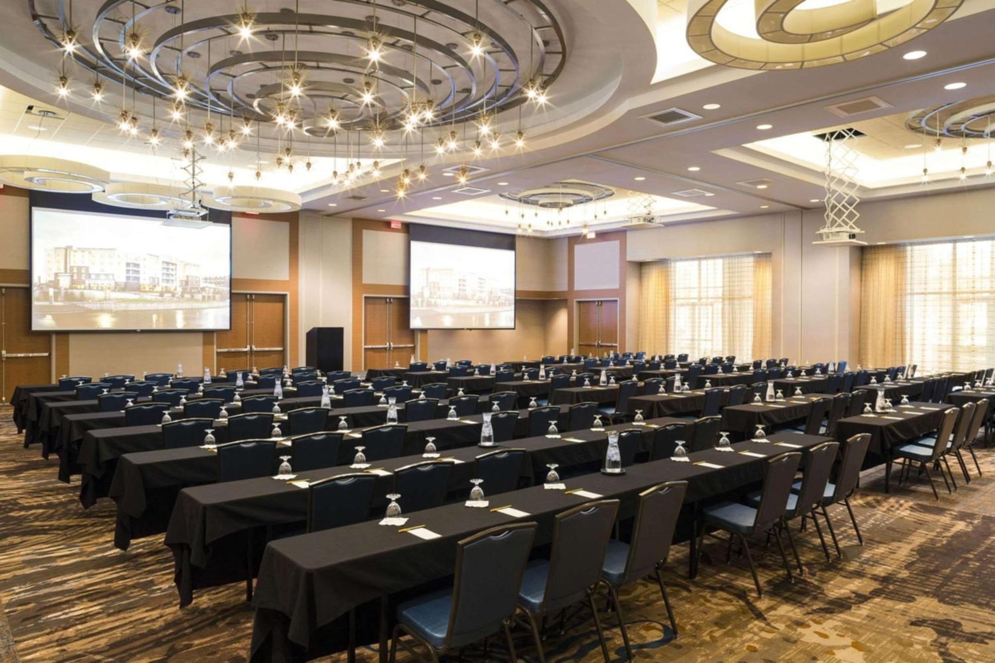 Hilton Garden Inn Sioux Falls Downtown מראה חיצוני תמונה